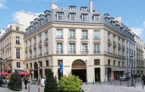 Residhome Paris OperaHøj kvalitet og dejlige lejligheder tæt på alt midt i Paris! Du bor lige op til de store varehuse og Operaen. Du promenerer til Champs Elysées, Tuilerierne eller Louvre på et kvarter.