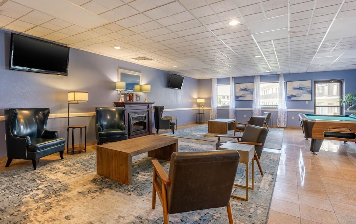 Hotel Clarion Inn Suites Lancaster Lancaster Pa United States