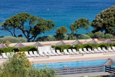 KorsikaKoriska on edelleen varsin tuntematon saari Välimerellä vaikka sillä on todella paljon tarjottavaa. Satumaisia hiekkarantoja, vehreitä kumpuilevia maisemia, upeita vaelluspolkuja, mielenkiintoinen kulttuuri ja talot perinteiseen vanhanajan talonpoikaistyyliin. 