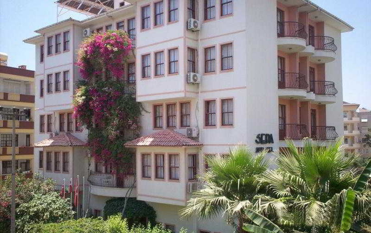 The S Aparts & Suites Hotel