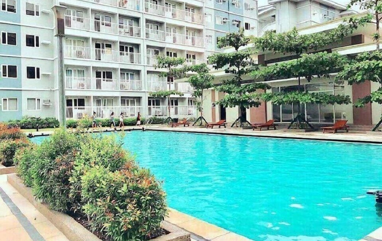 Staycation In QC Trees Residences