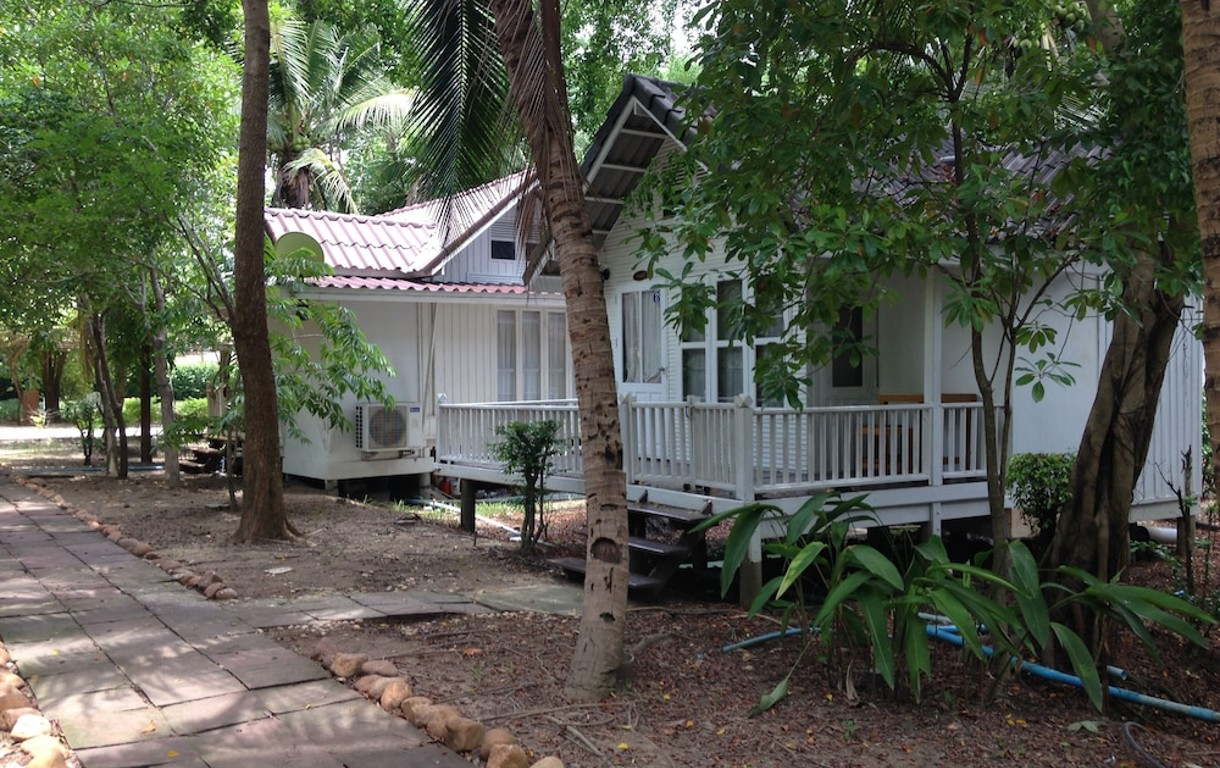 Young Coconut Garden Home Resort