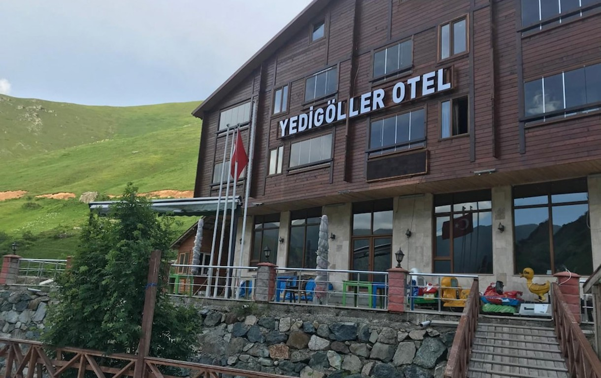 Yedigoller Hotel & Restaurant
